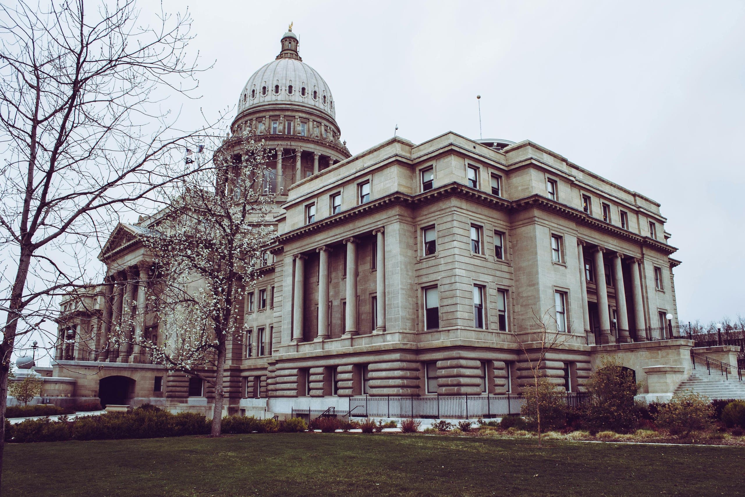 The Capitol building in Washington, D.C., representing the intersection of governance and local IT reporting challenges.